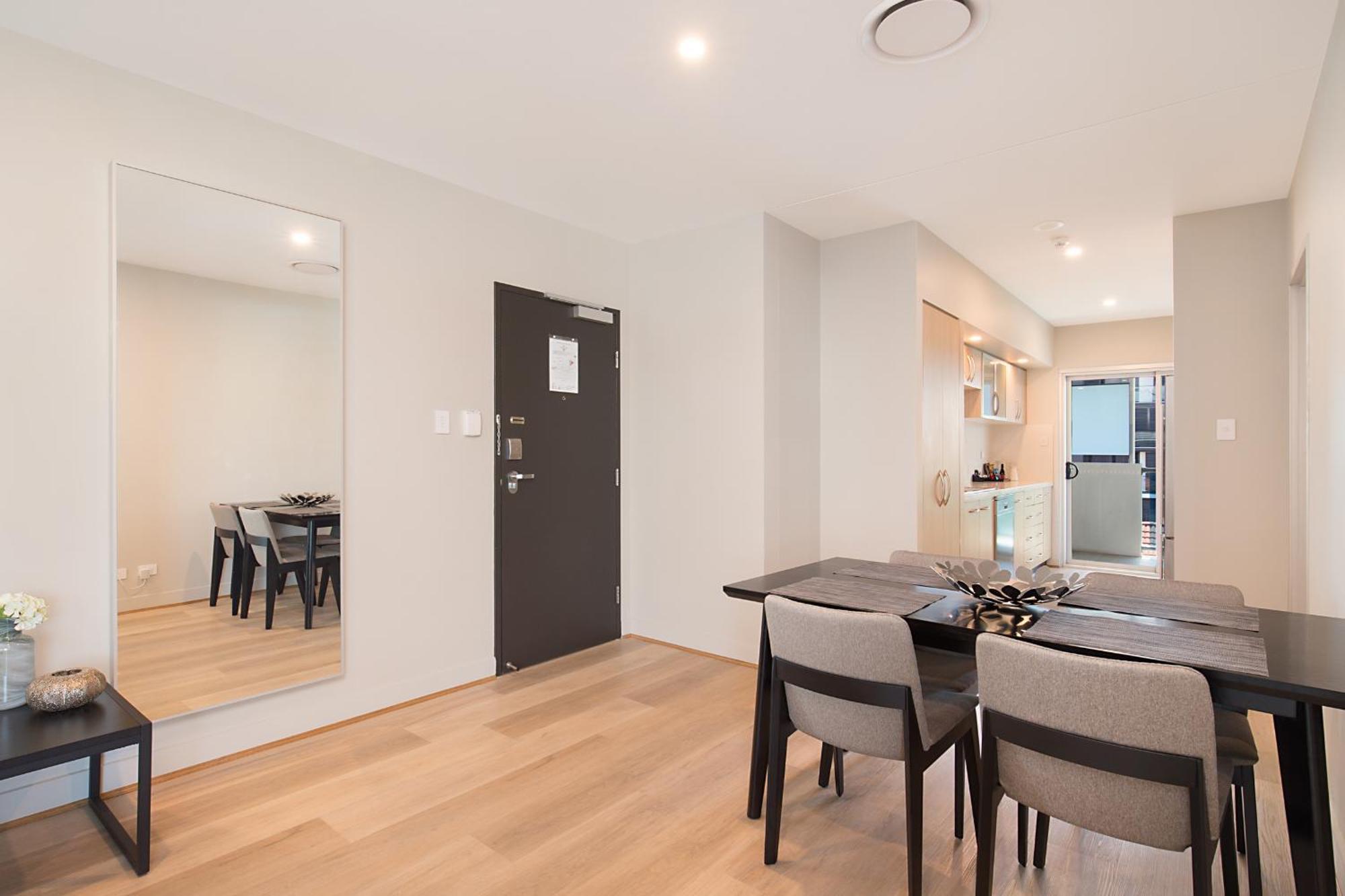 Jephson Hotel & Apartments Toowong Exterior photo