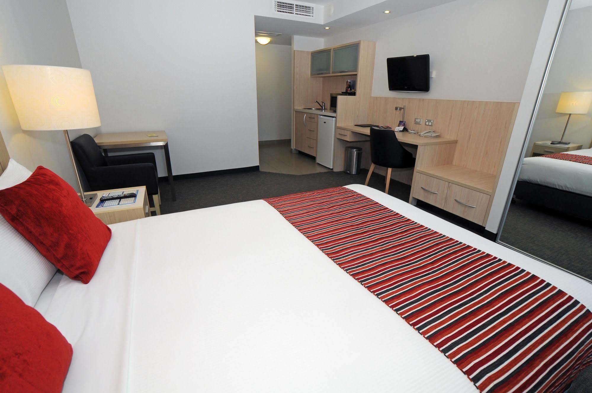 Jephson Hotel & Apartments Toowong Exterior photo